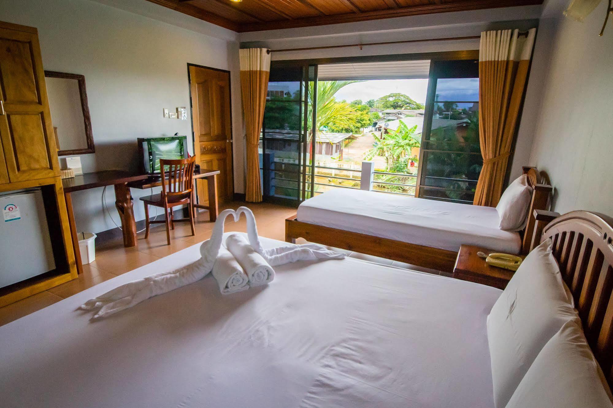 Baanrimnam Resort Трат Екстер'єр фото