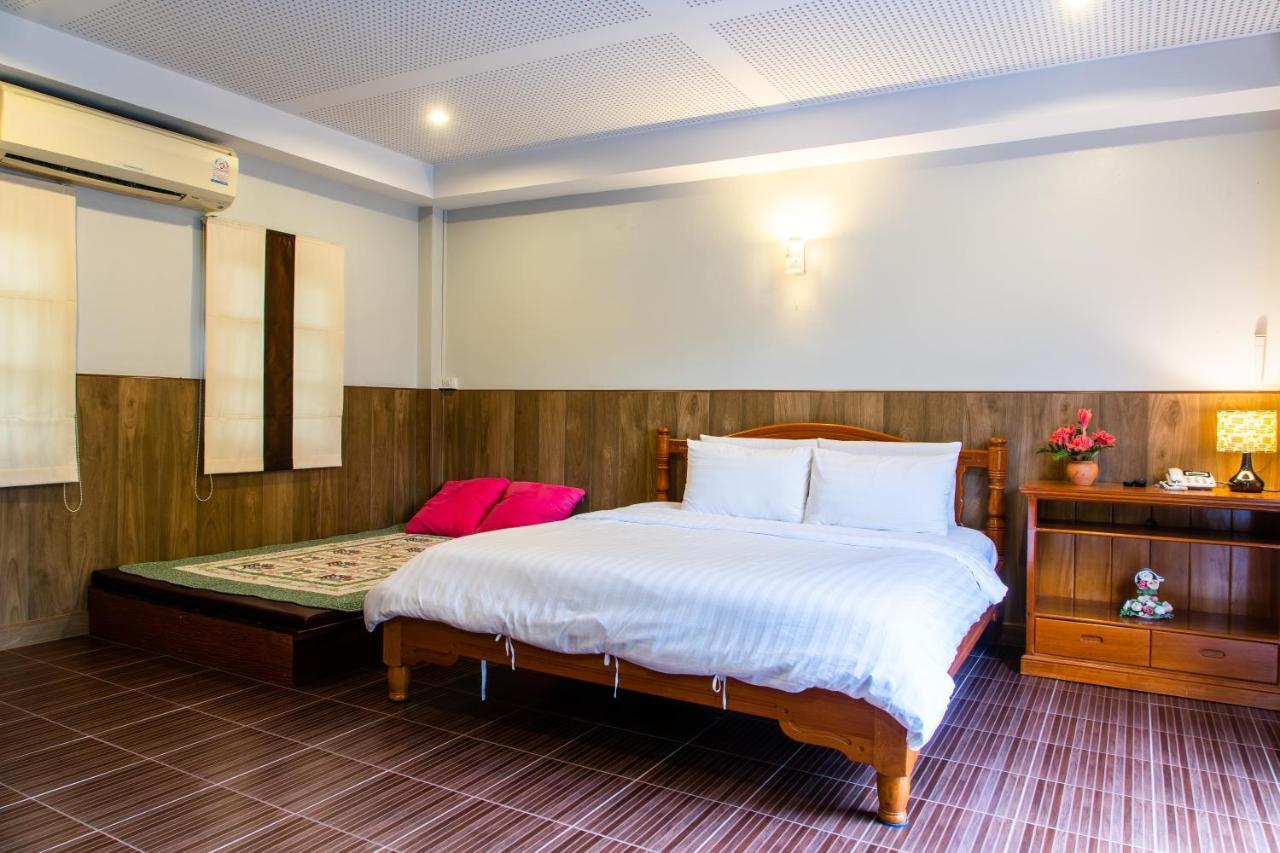 Baanrimnam Resort Трат Екстер'єр фото