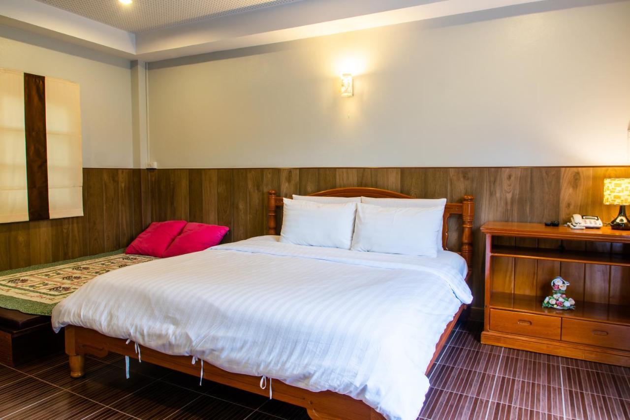 Baanrimnam Resort Трат Екстер'єр фото
