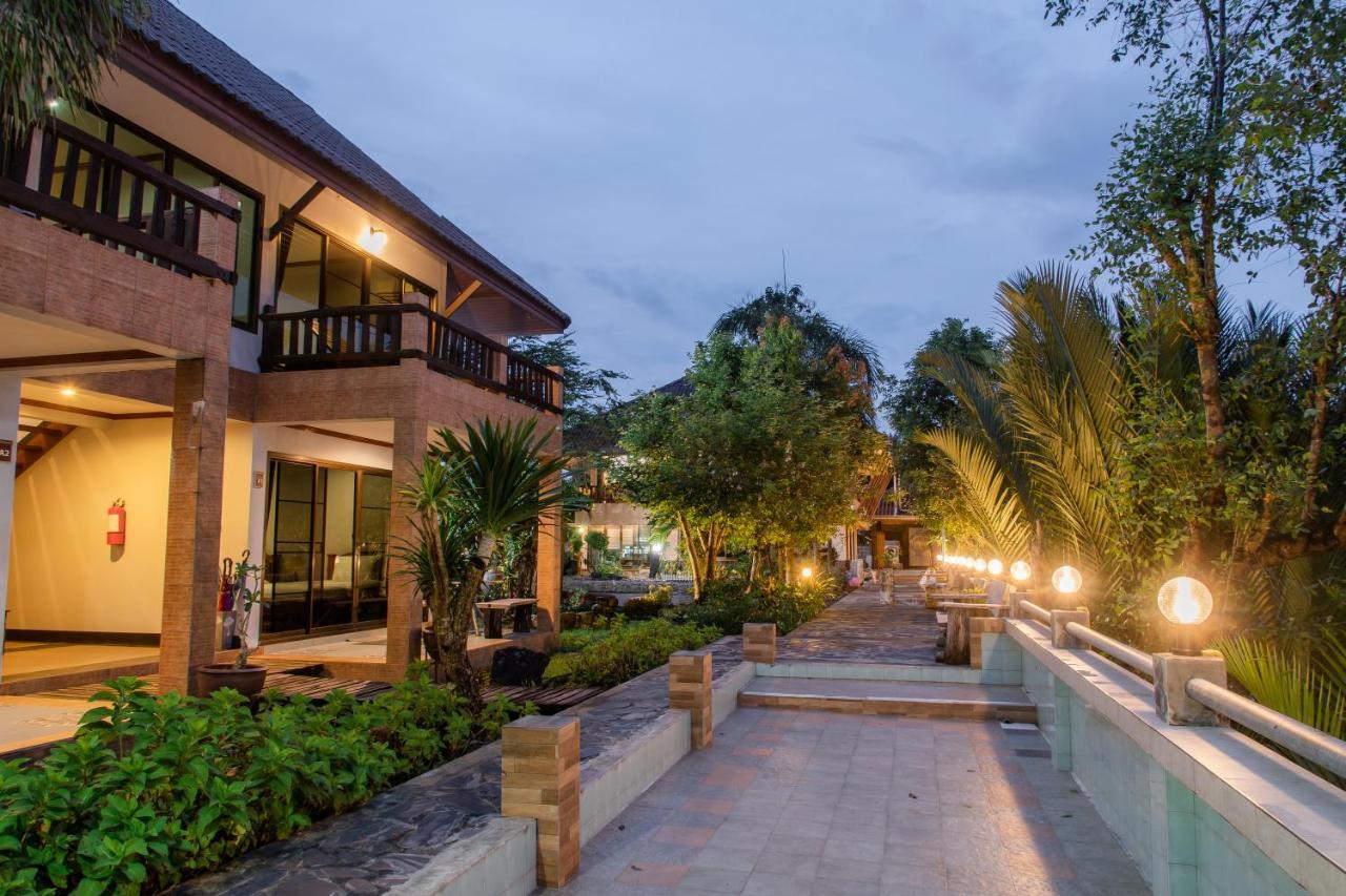 Baanrimnam Resort Трат Екстер'єр фото