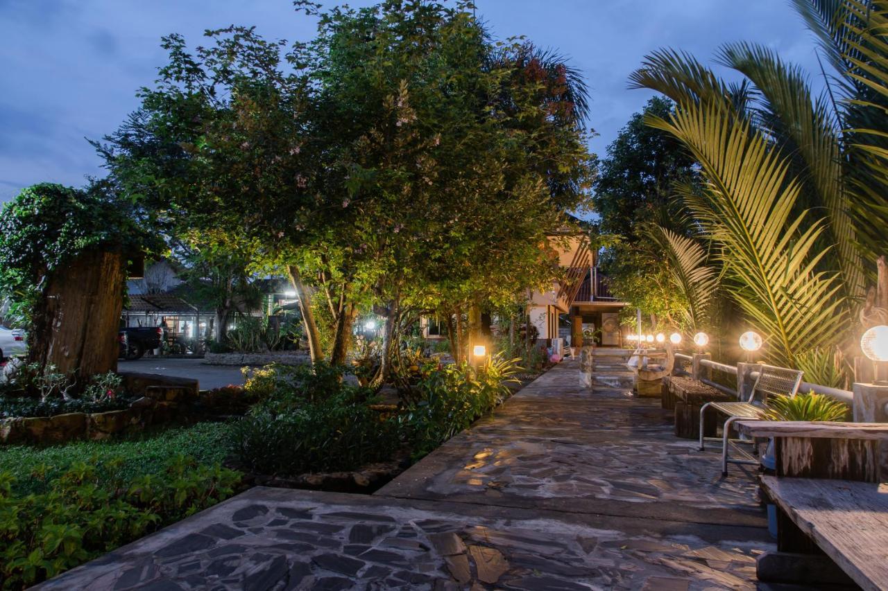 Baanrimnam Resort Трат Екстер'єр фото