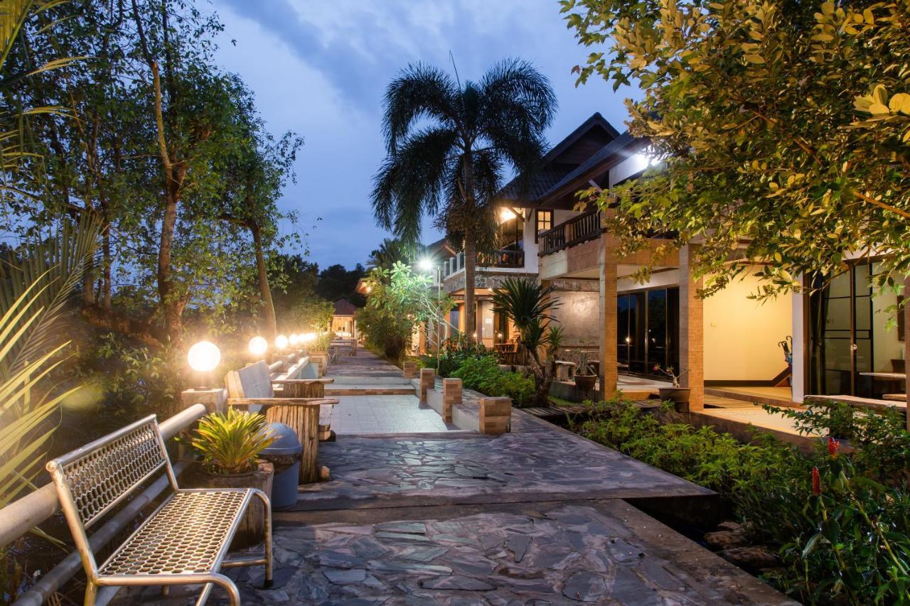 Baanrimnam Resort Трат Екстер'єр фото